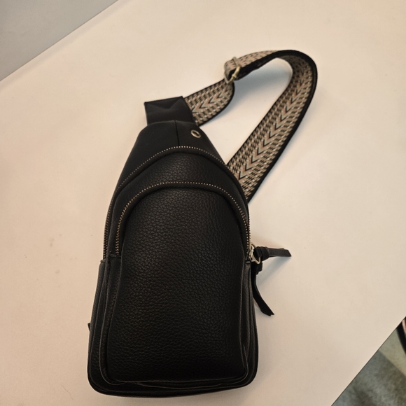 NWOT Women's sling backpack - Picture 5 of 10